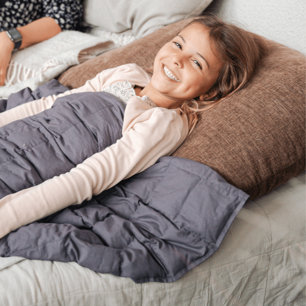 Junior PLUS tyngdedyne 5 kg med plastgranulat til større børn fra Terapiuniverset