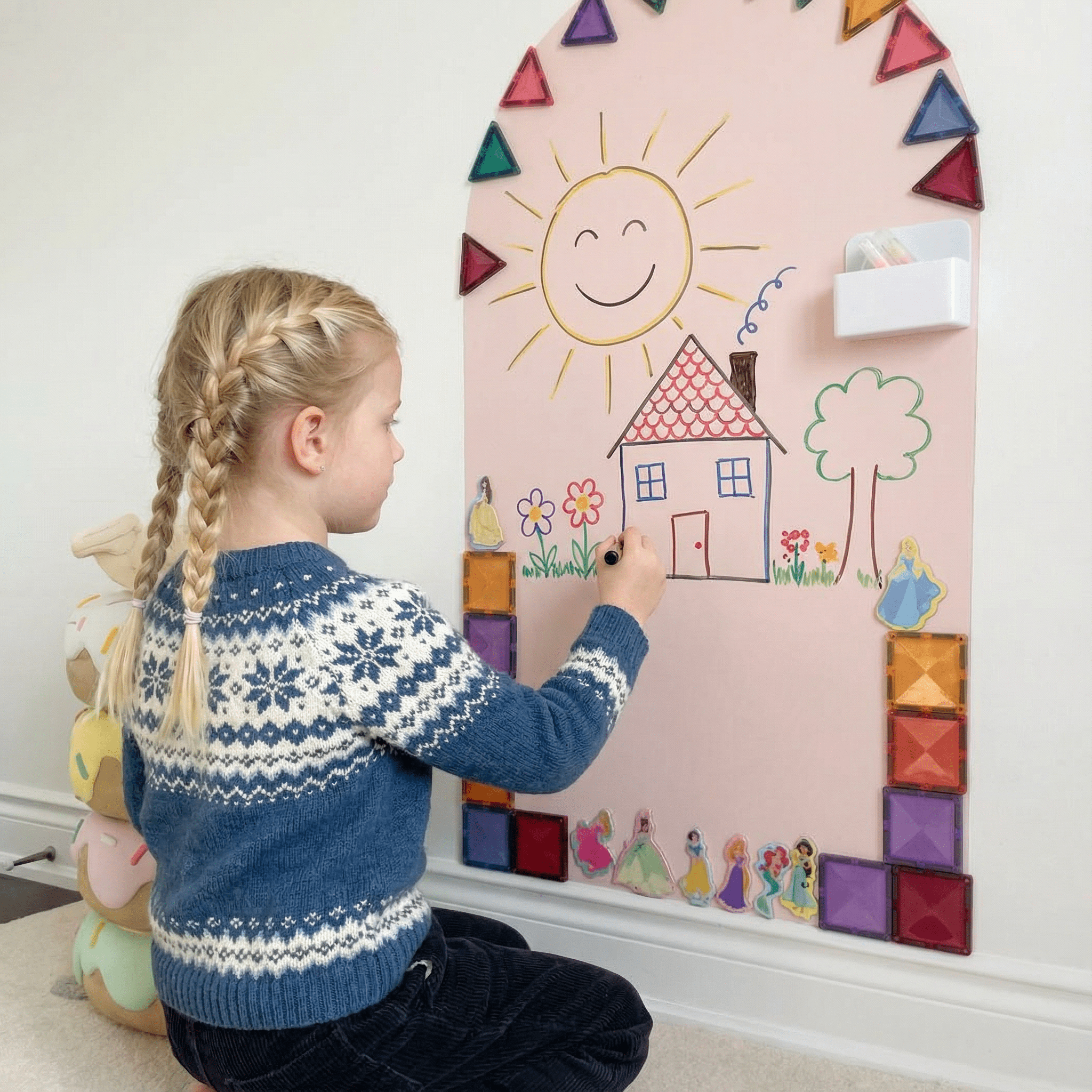 KidsBoard kreativ magnettavle til væggen med starterkit af magneter og kridt