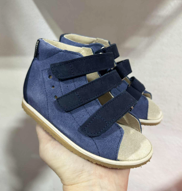 Aurelka sandal med ekstra støtte i blå/navy til børn